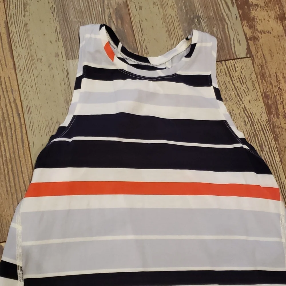 Striped Lululemon split back tank top - Picture 2 of 5